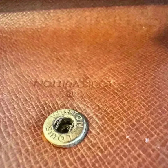 Louis Vuitton Monogram Portefeiulle
Sarah Long Bifold Wallet authentic - Picture 15 of 17